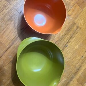 Vintage Set of Two Vibrant Trudeau Mixing Bowls - Orange & Olive Green